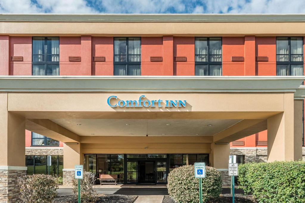 Comfort Inn Cranberry Township - main image