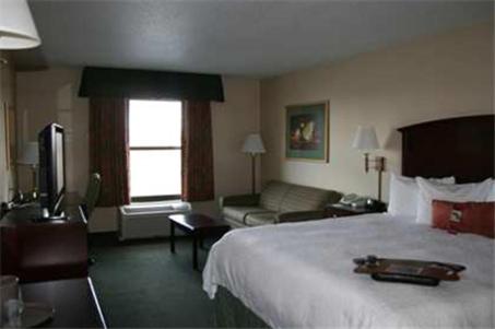 Hampton Inn Marshall - image 5