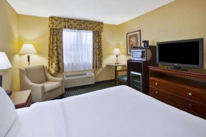 Quality Inn of Marshall - image 10