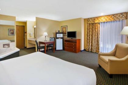 Quality Inn of Marshall - image 15