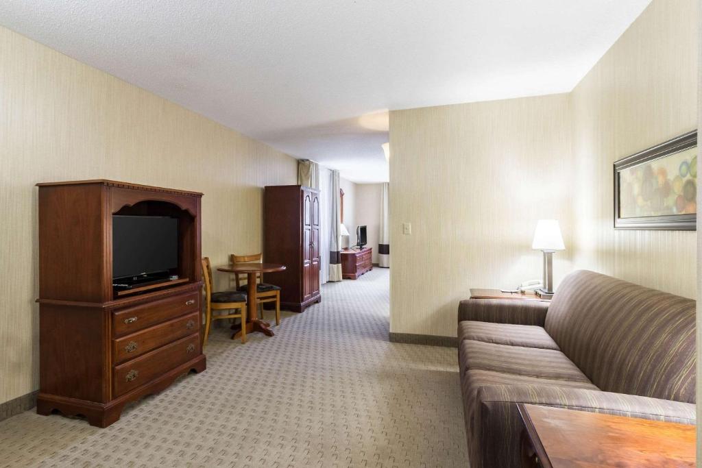 Quality Inn - Marshall - image 4