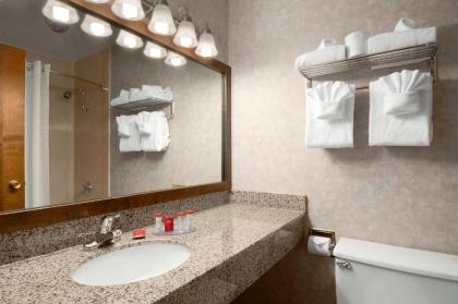 EverSpring Inn and Suites - image 7