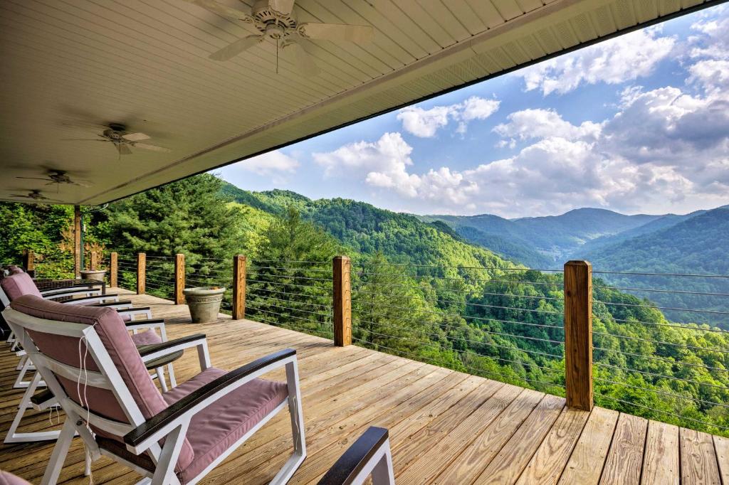 Private Blue Ridge Home with Mountain Views and Hot Tub - main image