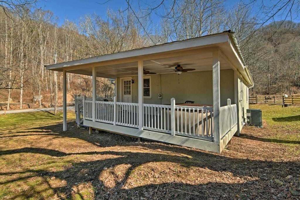 Secluded Marshall Cottage with Hot Tub and Mtn Views! - main image