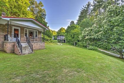 Charming Blue Ridge Mtn Cottage about 4 Mi to Hiking! - image 10