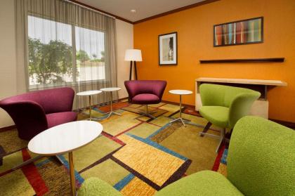 Fairfield Inn & Suites by Marriott Marshall - image 11