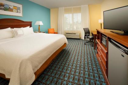 Fairfield Inn & Suites by Marriott Marshall - image 12