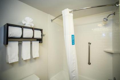 Hampton Inn Marshall - image 11