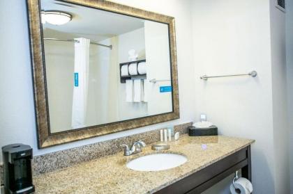 Hampton Inn Marshall - image 12