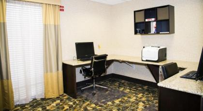 Hampton Inn Marshall - image 6