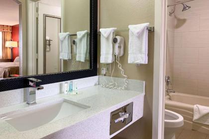 Quality Inn Marshall - image 10