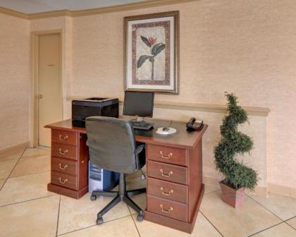 Quality Inn Marshall - image 8