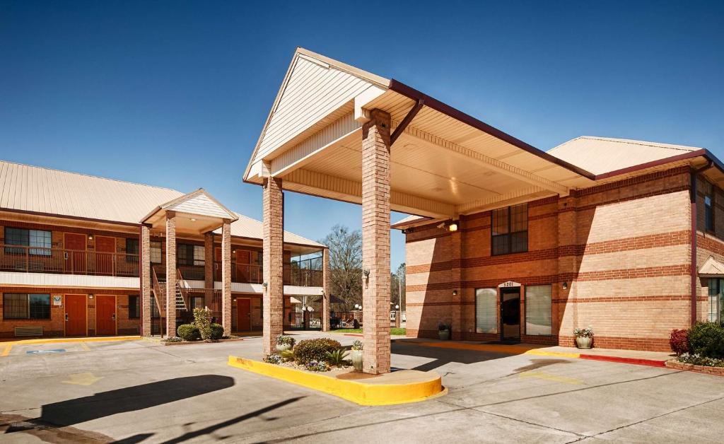 Best Western Executive Inn - main image