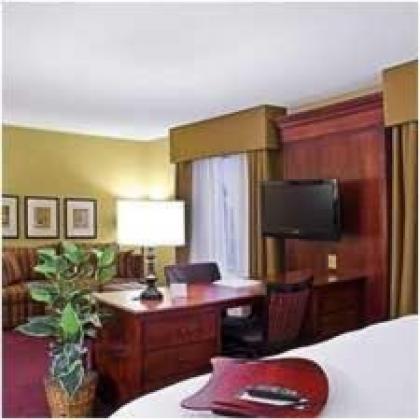 Hampton Inn & Suites Marshalltown - image 10