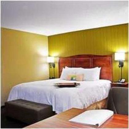 Hampton Inn & Suites Marshalltown - image 7