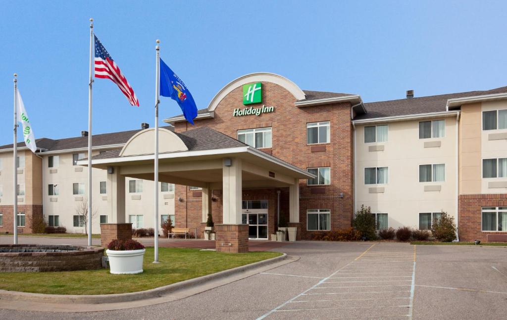 Holiday Inn Conference Center Marshfield an IHG Hotel - main image