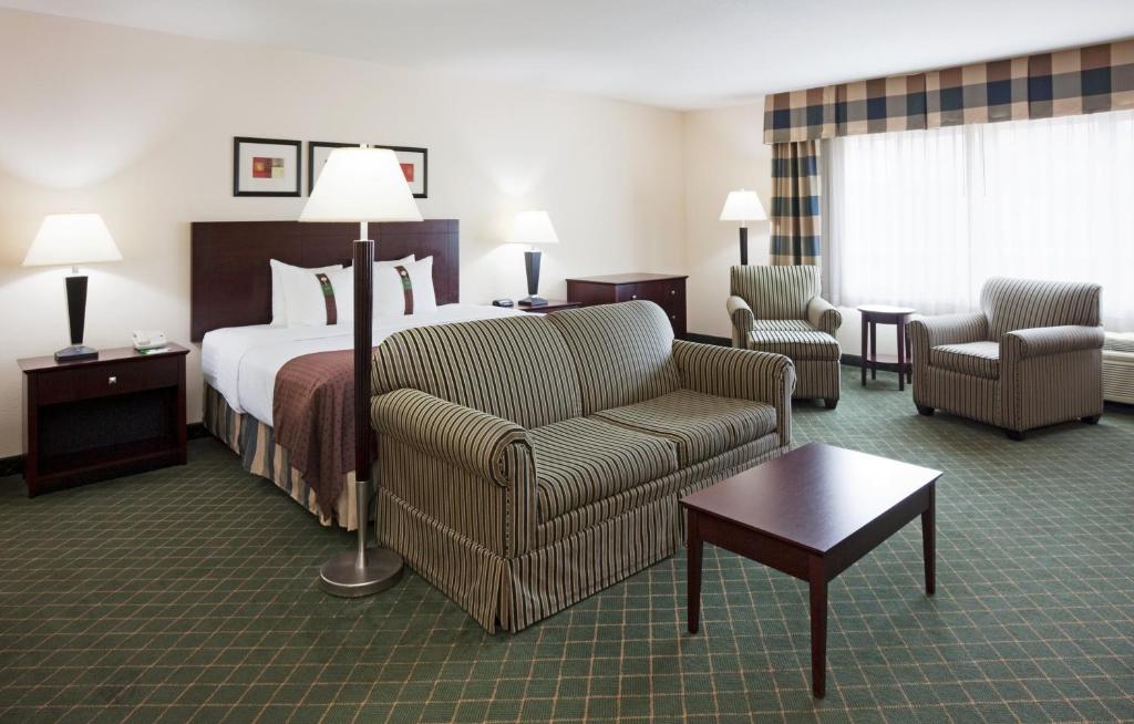 Holiday Inn Conference Center Marshfield an IHG Hotel - image 7