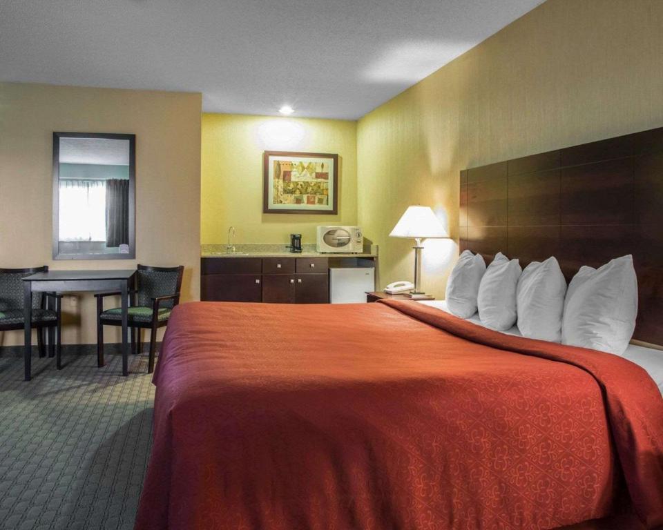 Quality Inn Marshfield - image 5