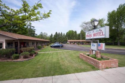 Park Motel - image 6