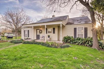 Riverfront House with Deck 7 Mi to San Marcos! - image 10