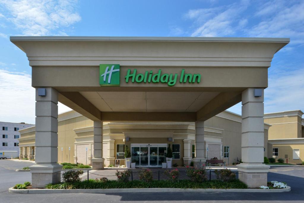 Holiday Inn Martinsburg an IHG Hotel - main image