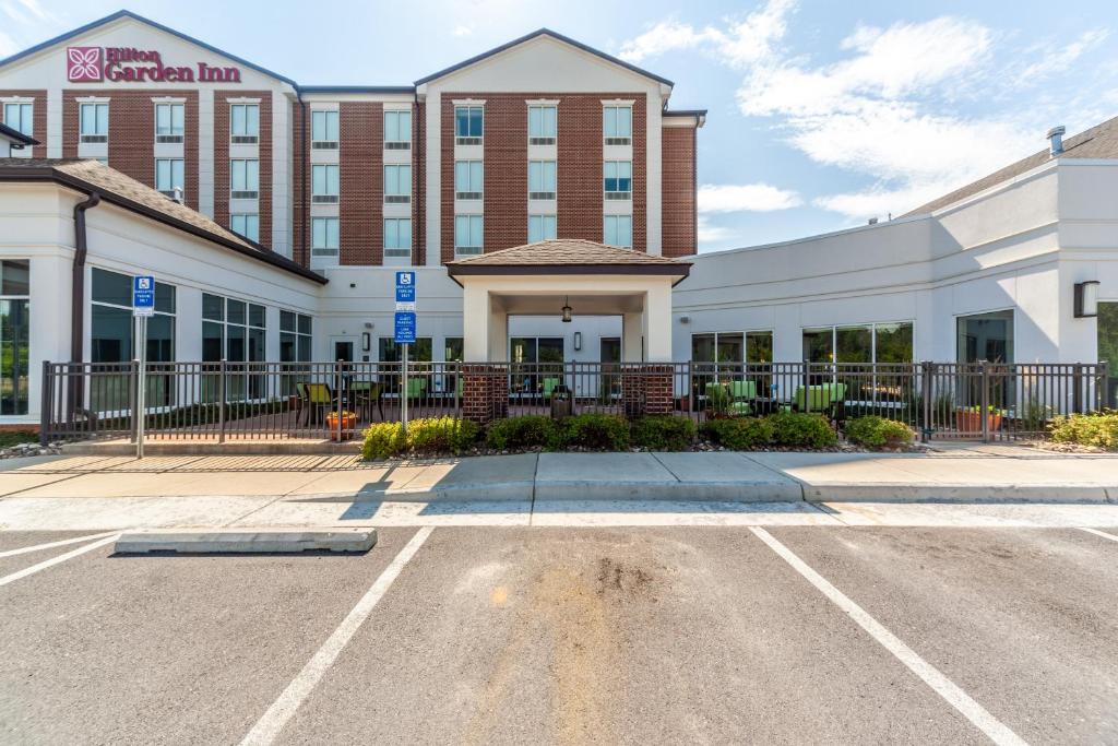 Hilton Garden Inn Martinsburg - image 3