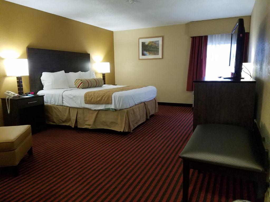 Best Western Martinsville Inn - image 4