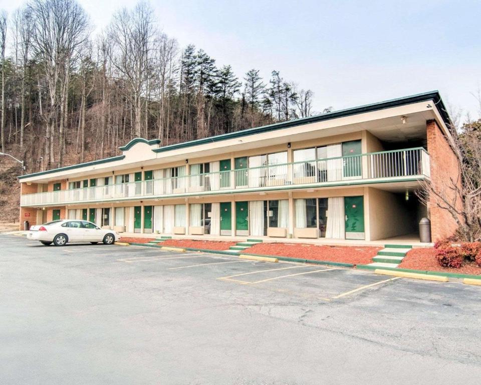 Econo Lodge Martinsville - main image