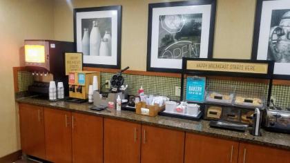 Hampton Inn St. Louis - Westport - image 2