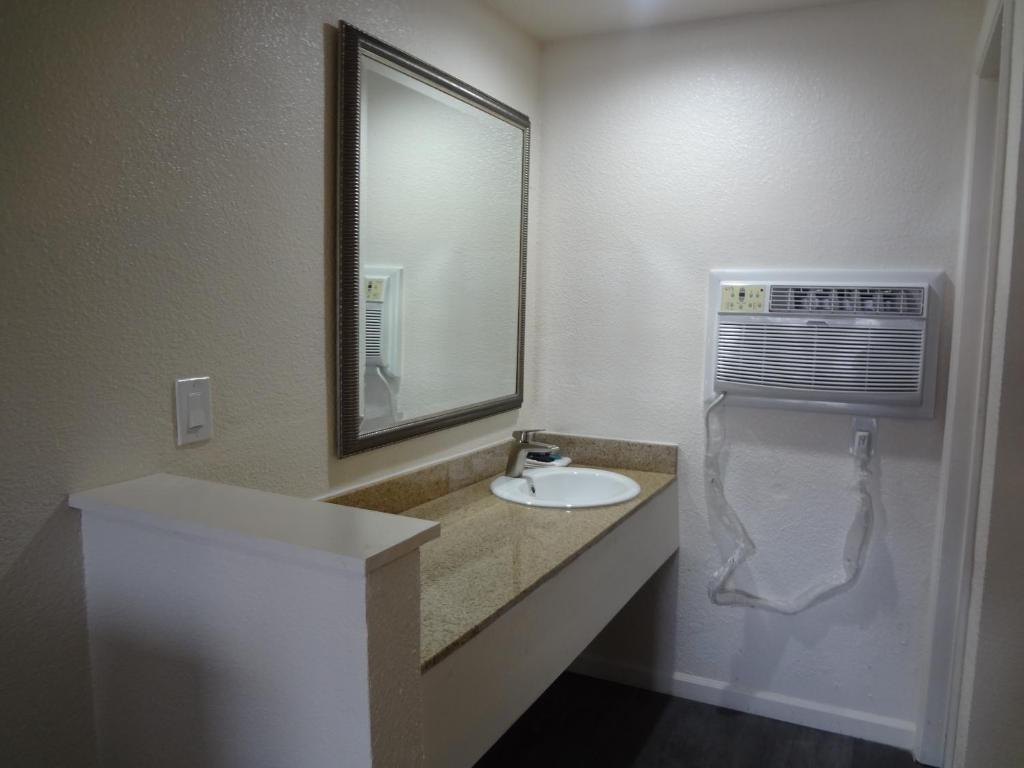 Peach City Inn - Marysville/Yuba City - image 3