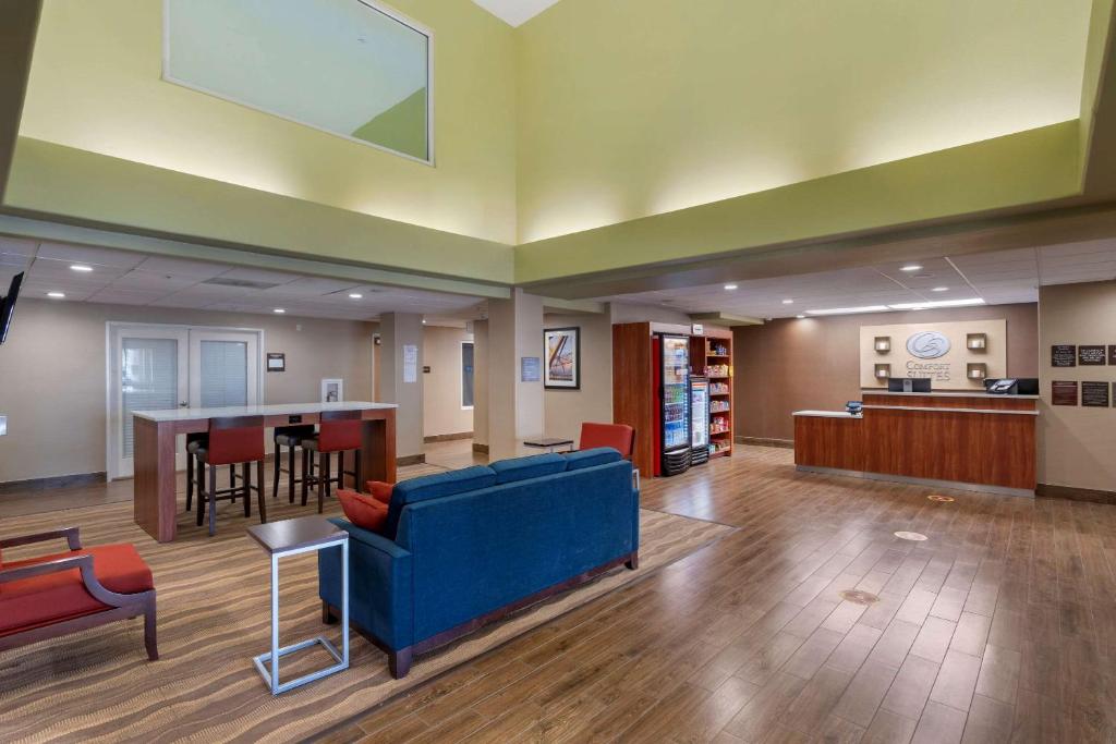 Comfort Suites Marysville-Yuba City - image 4