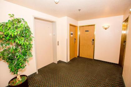 Village Inn & Suites Marysville - image 15