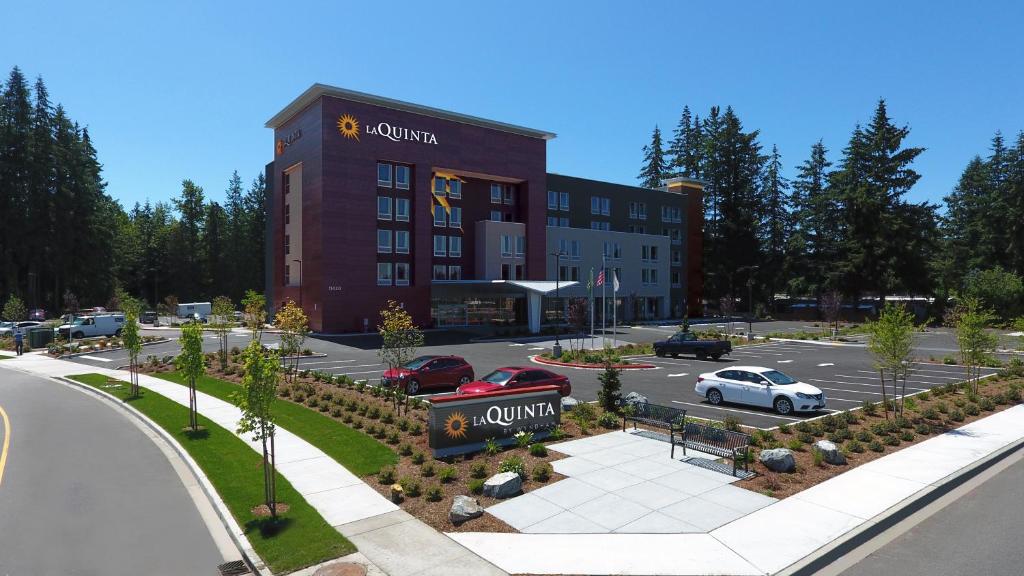 La Quinta Inn & Suites by Wyndham Marysville - main image