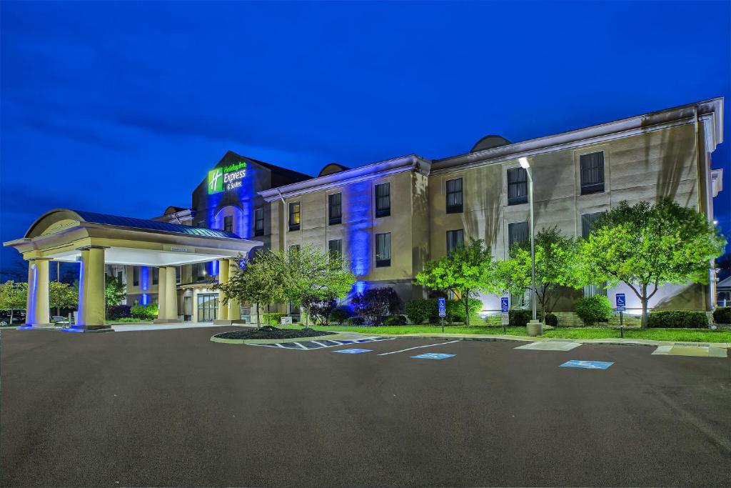 Holiday Inn Express Hotel and Suites Marysville an IHG Hotel - image 7