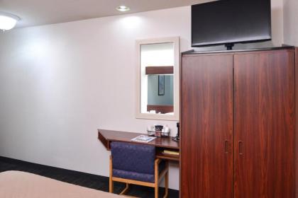 Americas Best Value Inn & Suites Maryville - image 13