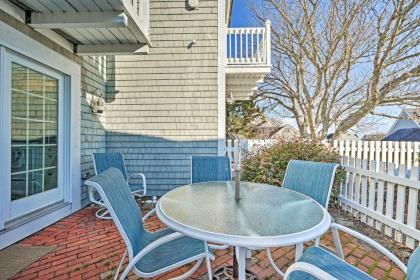 Cape Cod Casa with Ocean View and Pvt Beach Access - image 10