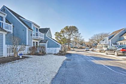 Cape Cod Casa with Ocean View and Pvt Beach Access - image 11