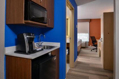 Holiday Inn Express Hotel & Suites Cincinnati - Mason an IHG Hotel - image 10