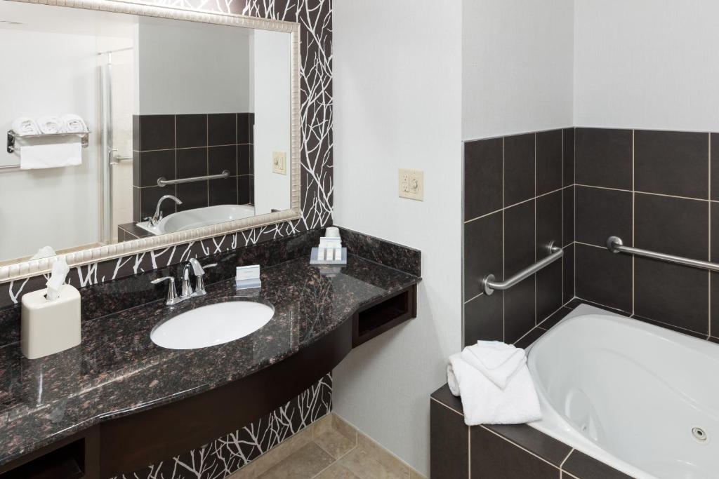 Hilton Garden Inn Cincinnati/Mason - image 7