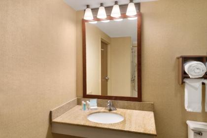 Hampton Inn Cincinnati Kings Island - image 9