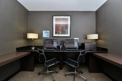 Holiday Inn Express Kennedy Airport - image 2