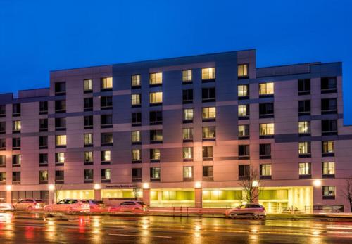 SpringHill Suites by Marriott New York LaGuardia Airport - main image