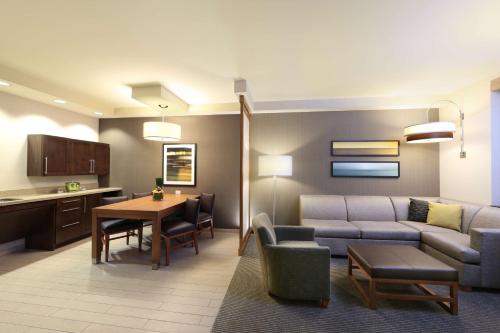 Hyatt Place Flushing/LGA Airport - image 4