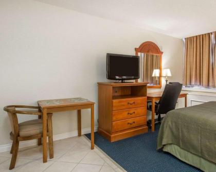 Quality Inn Massena - image 13