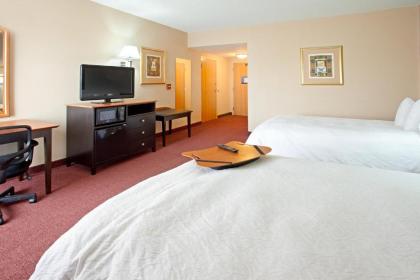 Hampton Inn Massillon - image 14