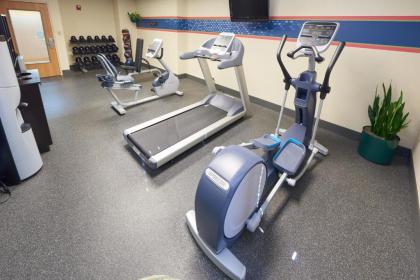 Hampton Inn Massillon - image 5