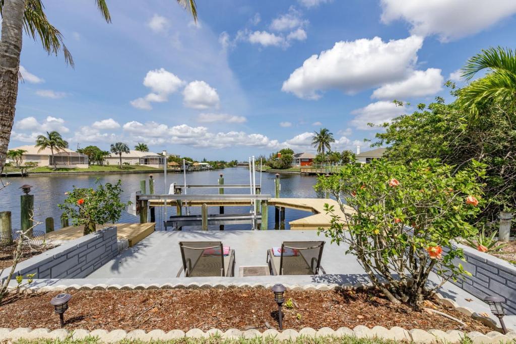 Waterways Views Heated Pool - Villa Mermaid Cove - Cape Coral FL - image 7