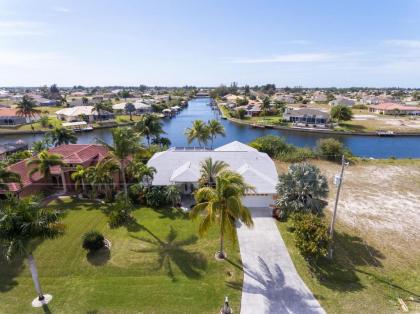 Waterways Views Heated Pool - Villa Mermaid Cove - Cape Coral FL - image 9