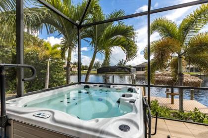 Villa Neptune's Grotto- BRAND NEW with heated Pool Hot Tub and dock with Tiki - image 3