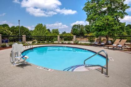 Hampton Inn Charlotte/Matthews - image 9